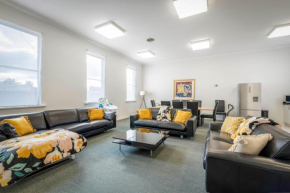 4 Bedroom House - Hobart CBD - Free Parking - Free WIFI